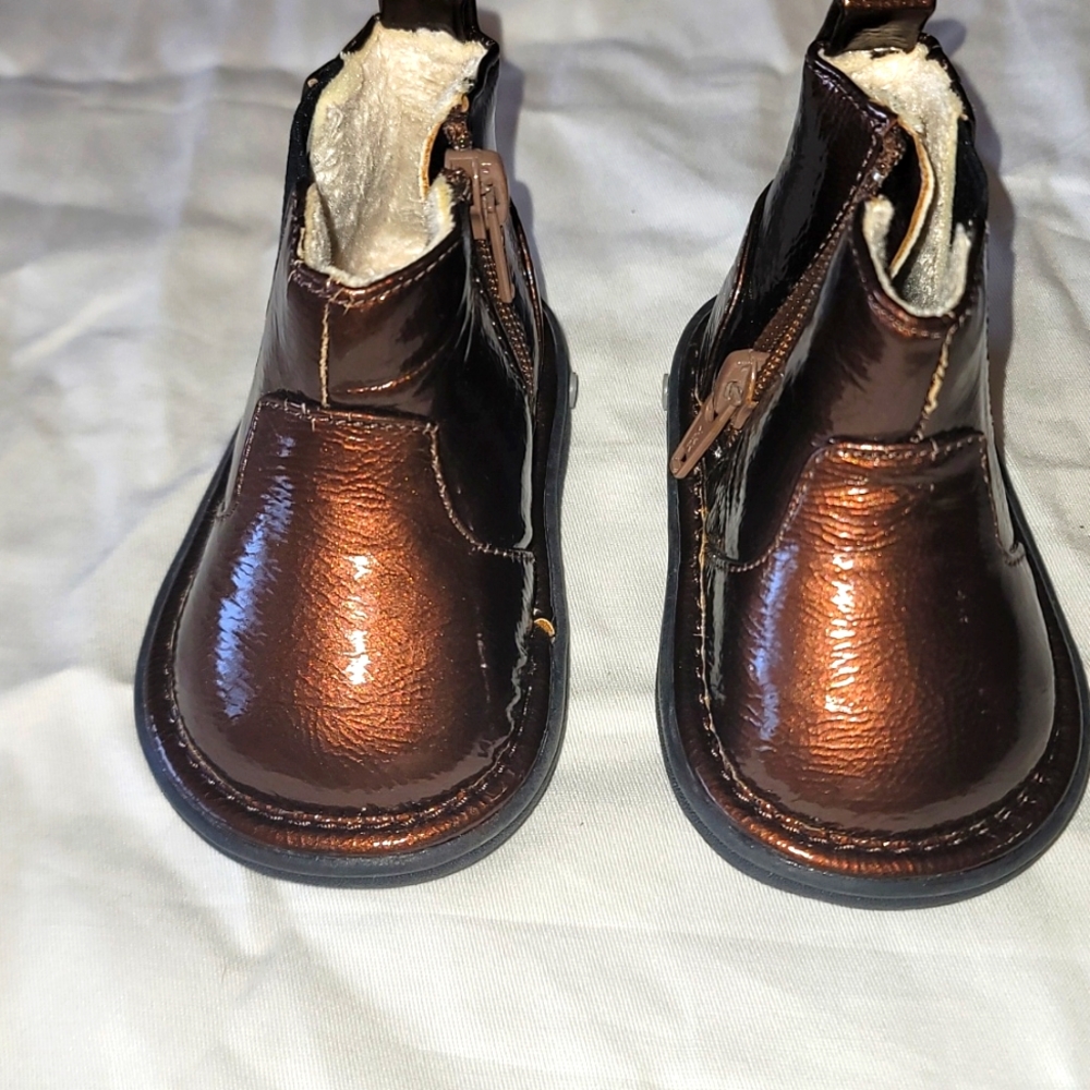 Wee squeak shoes